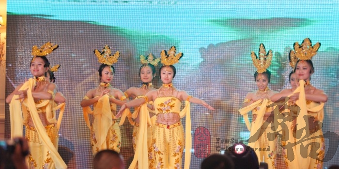 绚丽多彩的《飞天舞》为本次发布会增色不少